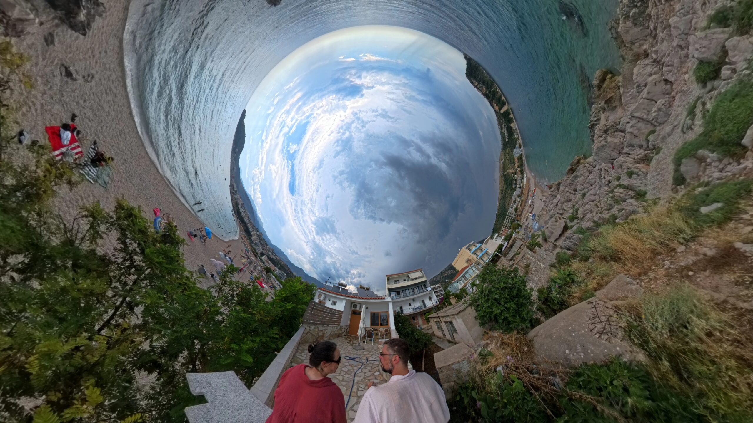 26. Juni 2026 | Von den ‚Bergen‘ zurück ans Meer 🌊 Himarë 😎🤩